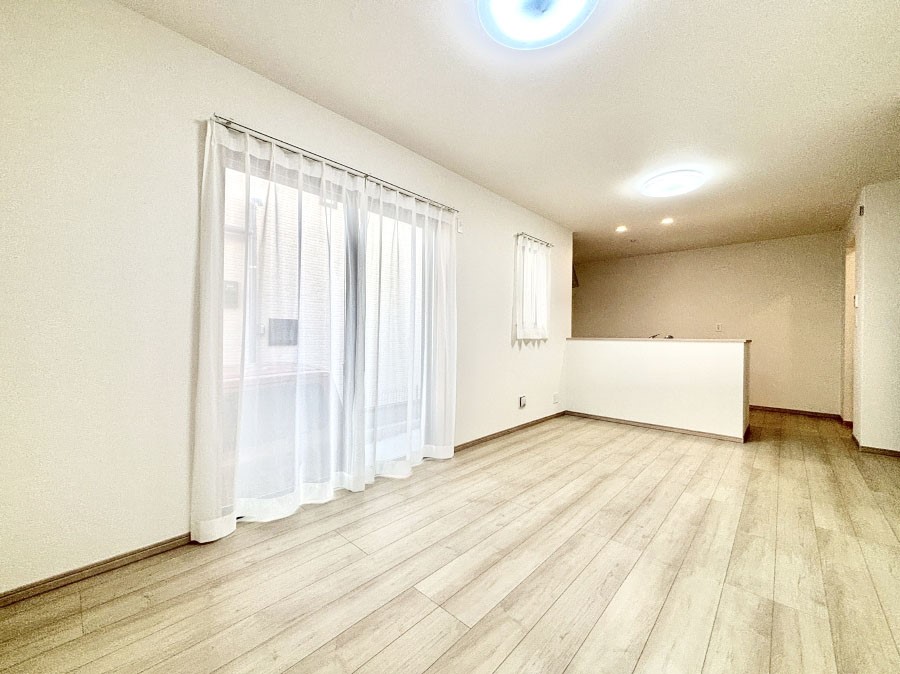 ���r���O �Z�ޕ��̌��������o�����A�C���e���A���l����̂��y���݂ȃ��r���O�ł��I 