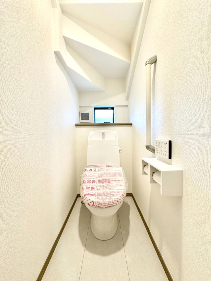 �g�C�� �g�C����1�K��2�K���ꂼ��ɔz�u����Ă��ĂƂĂ��֗��ł��B 