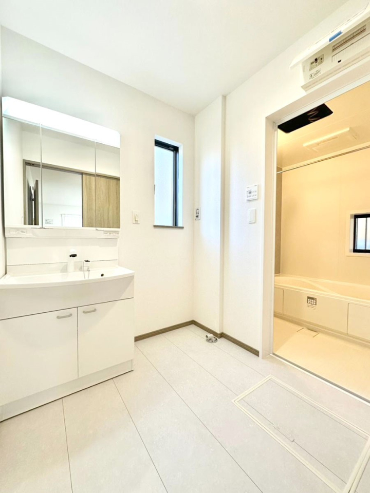 ���ʑ�E���ʏ� ���邢���ʏ��͖����̐g�x�x���y�����ł����Ⴂ�����ł��B