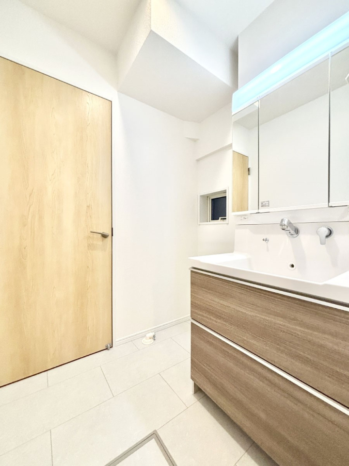 ʑEʏ 邢ʏ͖̐gxxyłႢłB