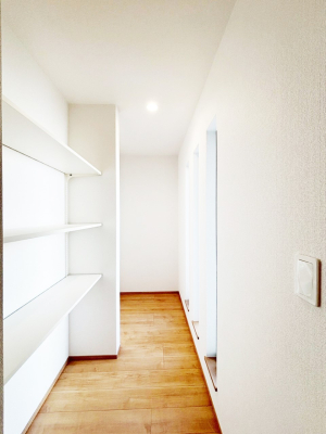 ���[ �H�i�̃X�g�b�N�⒲�����̕ۊǂɕ֗��ȉ��I�t���p���g���[