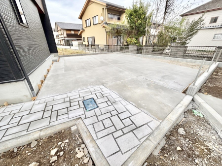  ����2��\�I�}�Ȃ��q�l�̒��ԂɁB�܂��A���Ƒ��̎��]�ԃX�y�[�X�Ƃ��Ă��劈��B