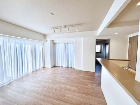 ���r���O ���Ƒ��̓��₩�Șb�����ŕ�܂�閾�邢���r���O  