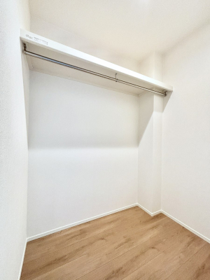 ̑ EH[NCN[[bgtŐԂLpł܂B