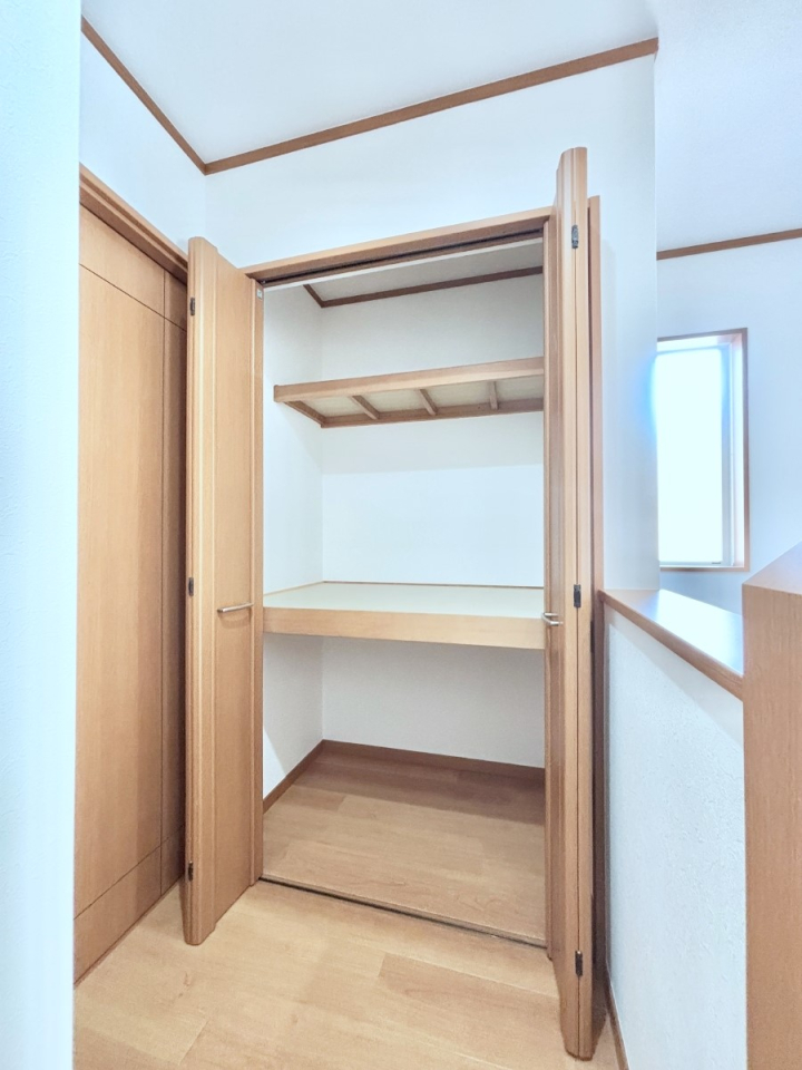 ���̑����� �L�����[�B�|�������G�߂̏��������[���邱�Ƃ��ł��܂��B