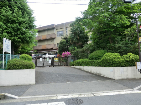 ���ӊ� ���w�Z 200m �������܎s����J�ꏬ�w�Z