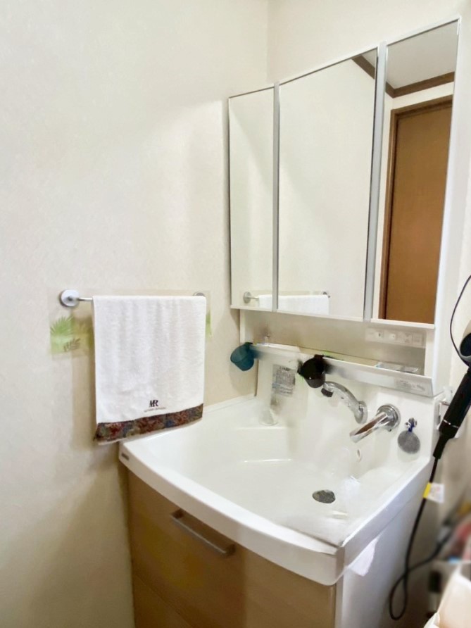 ʑEʏ 邢ʏ͖̐gxxyłႢłB