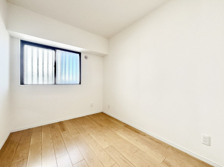 ���̑����� �i�`�������ȃt���[�����O�͂ǂ�ȃC���e���A�ɂ��}�b�`�B  