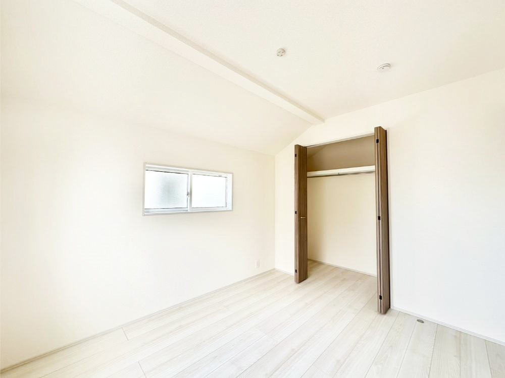 �q������ ���q���܂̂������Ƃ��Ă��I�ߗނ̐������ڂɕ֗��ȃN���[�[�b�g�t���̗m���B