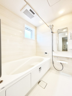 ���� ����̔�������Ă���閾�邢�������̂���o�X���[��