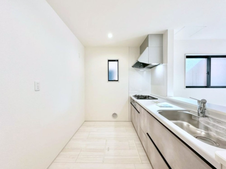 �L�b�`�� ��Ƃ肠��L�b�`���ł͂��Ƒ��Ɗy�������������ł��܂��B