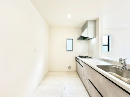 �L�b�`�� ��Ƃ肠��L�b�`���ł͂��Ƒ��Ɗy�������������ł��܂��B