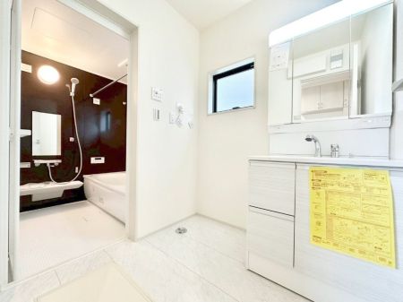 ���̑� ���̂��閾�邢�����h���[�X�y�[�X