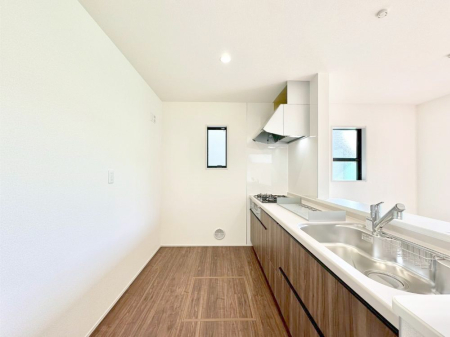 �L�b�`�� �u�₩�ȕ����ʂ蔲����L�b�`���B��������̂Ŗ��邭���C�ɂ��𗧂��܂��B