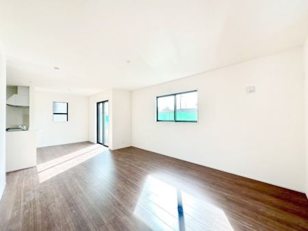 ���̑����� �Ƒ��̏Ί炪���R�Ɛ��܂�Ă���A����ȕ��͋C�̃_�C�j���O�Ɏd�オ���Ă��܂��B