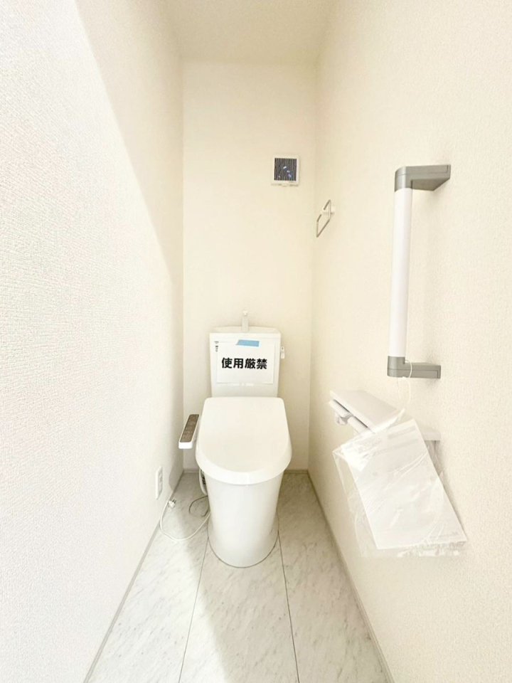 �g�C�� �g�C����1�K��2�K���ꂼ��ɔz�u����Ă��ĂƂĂ��֗��ł��B 