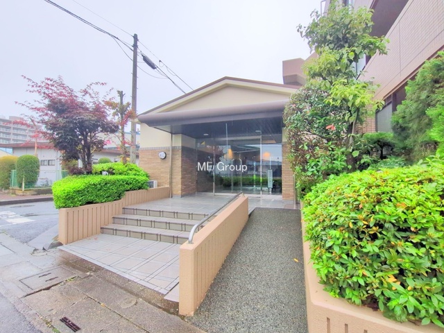 �G���g�����X -