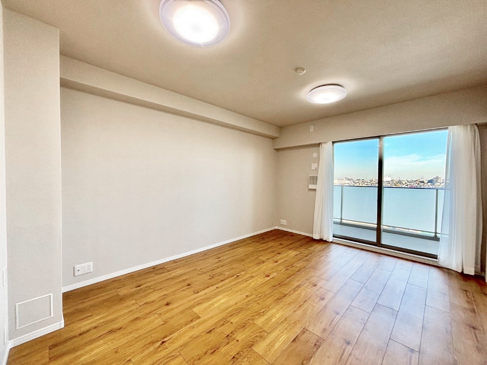 rO Ƒ̓₩Șbŕ܂閾邢rO