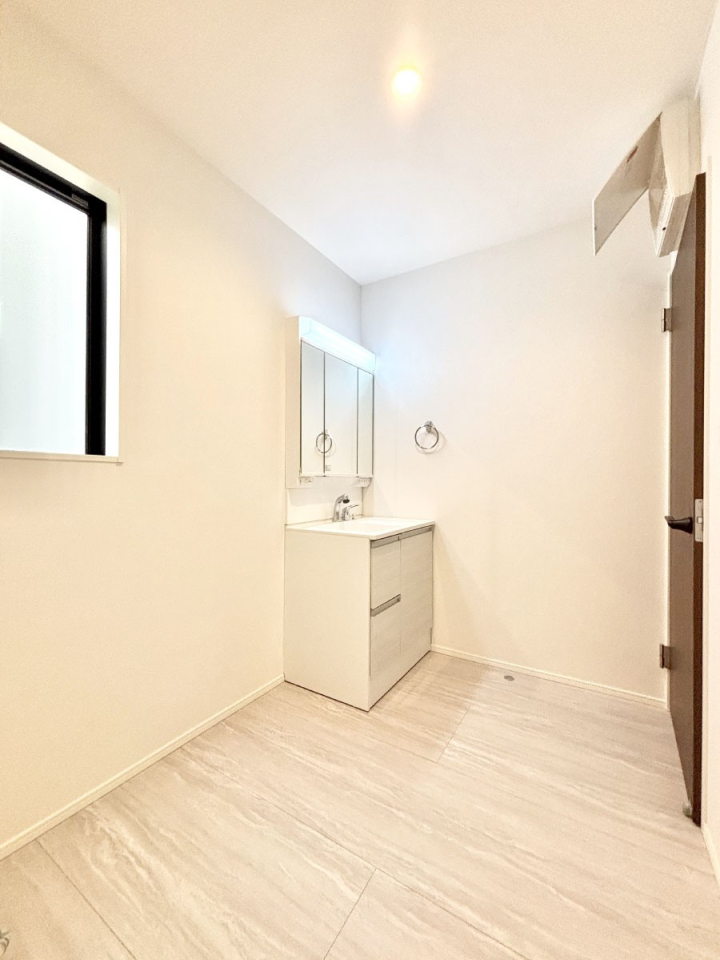 ���ʑ�E���ʏ� ���邢���ʏ��͖����̐g�x�x���y�����ł����Ⴂ�����ł��B