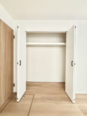 ���[ �m���̃N���[�[�b�g�B���s��������̂Ō���̈ߗނ�����������܂�܂��B�@