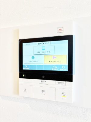 ���̑����� TV���j�^�[�t�C���^�[�t�H�����t���Ă��ăZ�L�����e�B�[��  