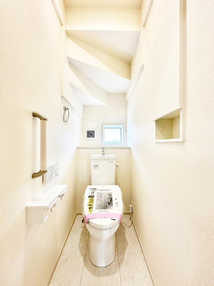 �g�C�� �g�C����1�K��2�K���ꂼ��ɔz�u����Ă��ĂƂĂ��֗��ł��B 