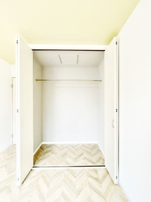 ���[ ��������ߗނ�ו��Ȃǂ̎��[�ɕ֗��ȃN���[�[�b�g�t���ł��B