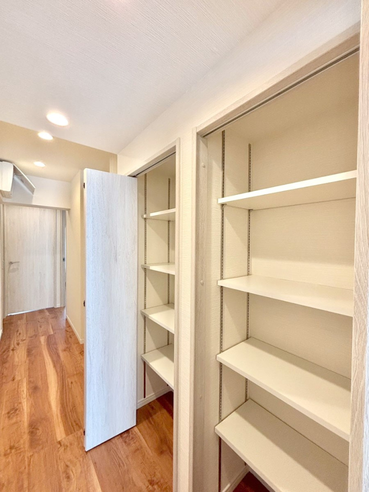 ���̑����� �L�����[�B�|�������G�߂̏��������[���邱�Ƃ��ł��܂��B