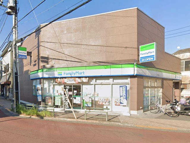 ���ӊ� �R���r�j 400m �t�@�~���[�}�[�g�{�ؓ����X