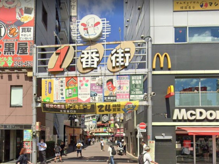 ���ӊ� �V���b�s���O�Z���^�[ 200m �ԉH��ԊX���X�X