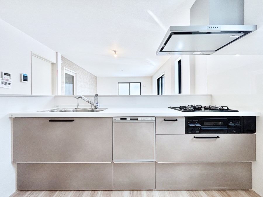 �L�b�`�� �������������I�ɁA�y�����I�V�X�e���L�b�`��