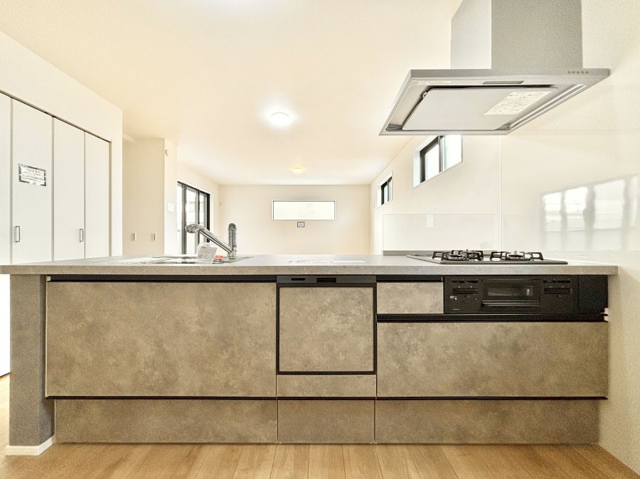 �L�b�`�� �������������I�ɁA�y�����I�V�X�e���L�b�`��  