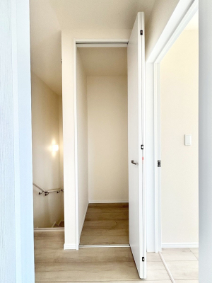 ���̑����� �L�����[�B�|�������G�߂̏��������[���邱�Ƃ��ł��܂��B