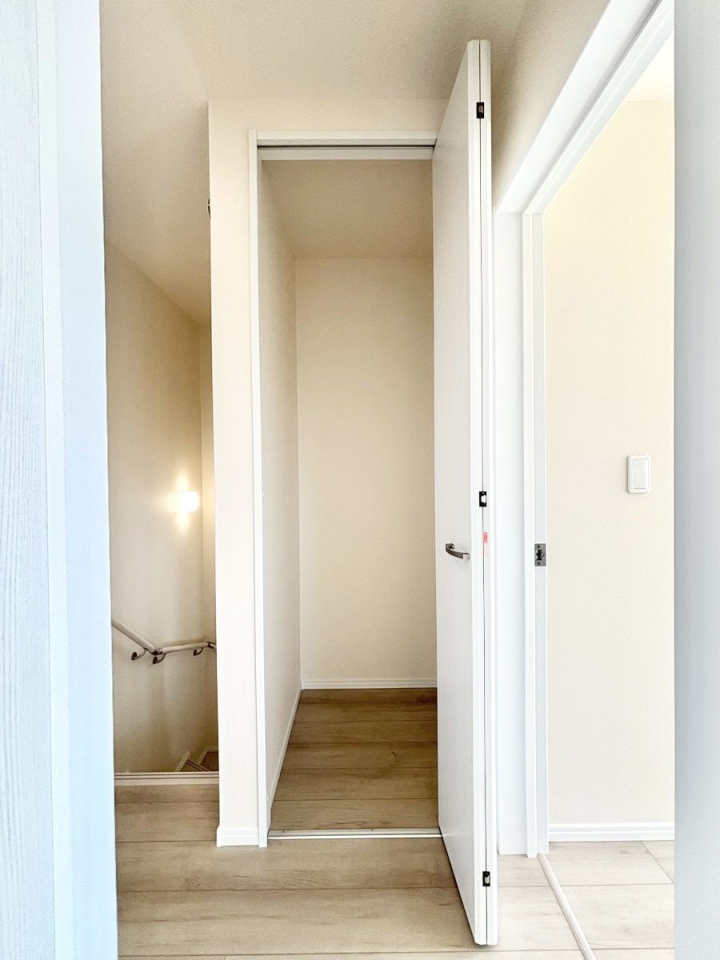 ���̑����� �L�����[�B�|�������G�߂̏��������[���邱�Ƃ��ł��܂��B