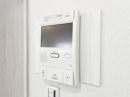 ���̑����� TV���j�^�[�t�C���^�[�t�H�����t���Ă��ăZ�L�����e�B�[��  