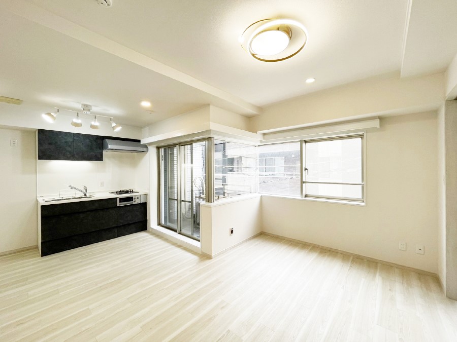 ���r���O ���Ƒ��̓��₩�Șb�����ŕ�܂�閾�邢���r���O