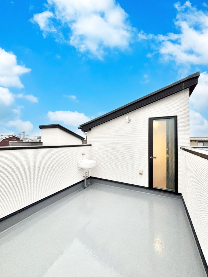 �o���R�j�[ �X�J�C�o���R�j�[�B���߂��ǂ��A�傫�Ȑ��󕨂��L���Ċ����܂��B