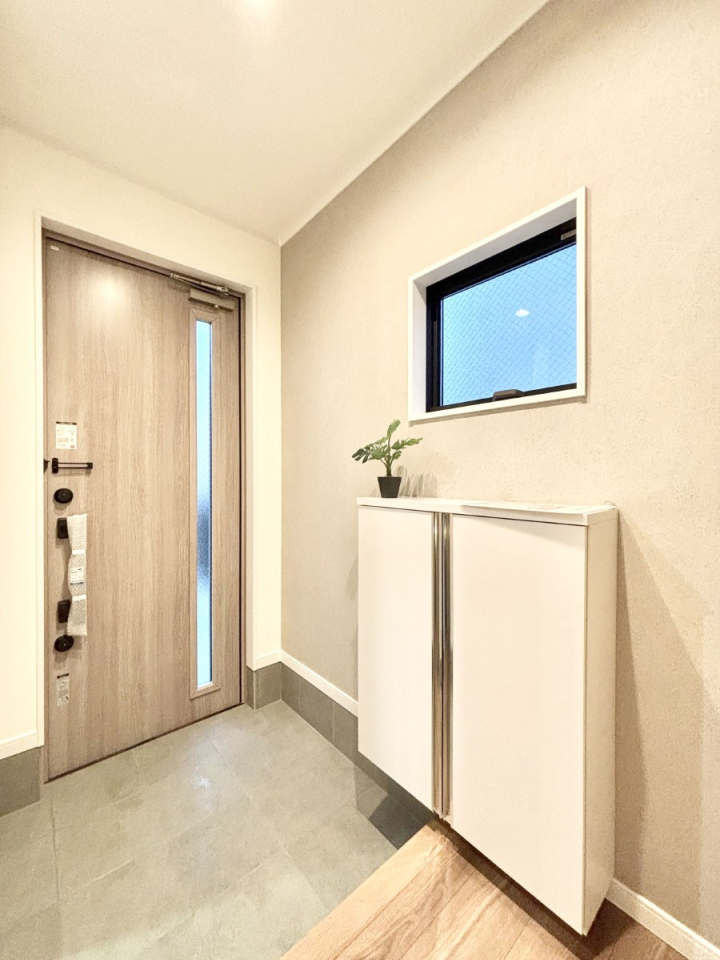 ���̑����� �����Ղ���[�ł���V���[�Y�{�b�N�X�ŉƑ��S���̌C���A���ւ�������B  