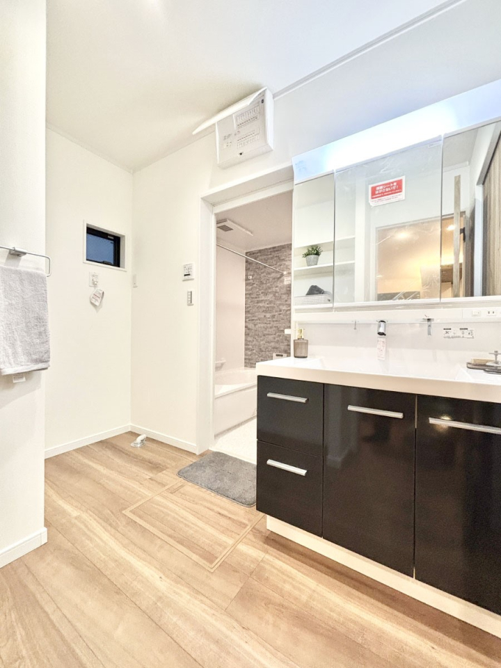 ���ʑ�E���ʏ� ���邢���ʏ��͖����̐g�x�x���y�����ł����Ⴂ�����ł��B