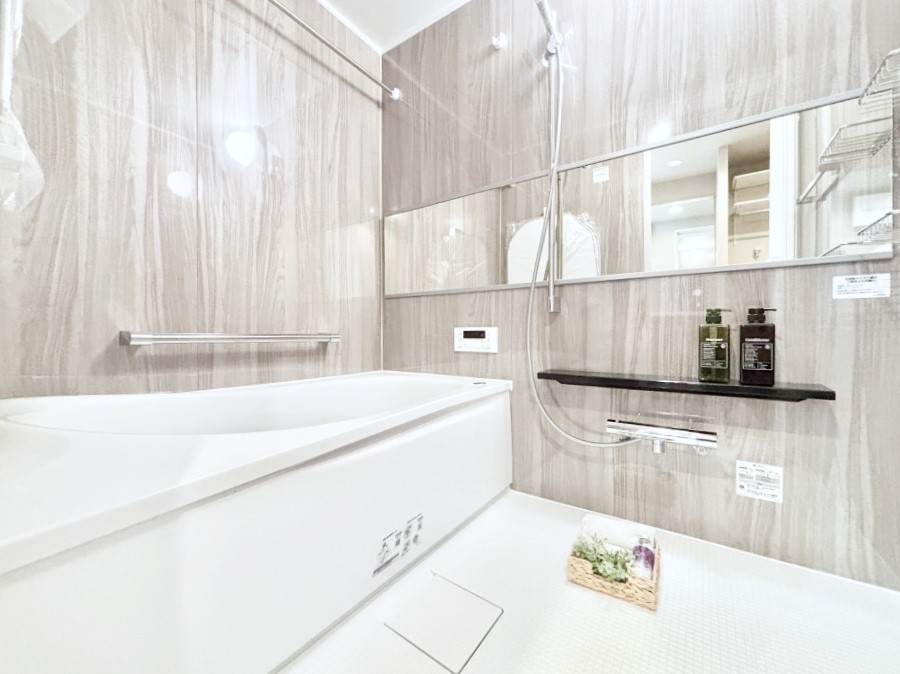 ���� ����̔�������Ă���閾�邢�������̂���o�X���[��  