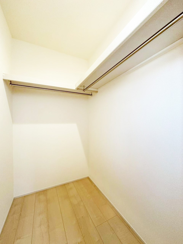 ���̑� �G�߂̈ߗނ��X�b�L�����[�I��e�ʂ̎��[�͂����͓I��WIC�t���ł��B