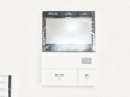 ���̑����� TV���j�^�[�t�C���^�[�t�H�����t���Ă��ăZ�L�����e�B�[��  