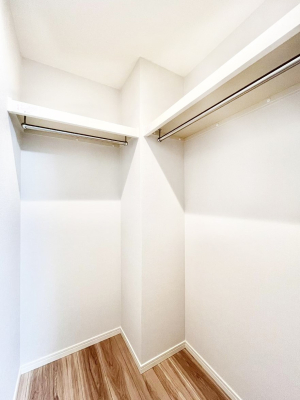 ���̑� �ߗނ��n���K�[�Ɋ|�����܂܎��[�ł���WIC�B�ߗނ̐������ڂ����₷���ĕ֗��ł��I