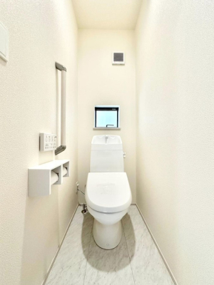 �g�C�� �g�C����1�K��2�K���ꂼ��ɔz�u����Ă��ĂƂĂ��֗��ł��B 