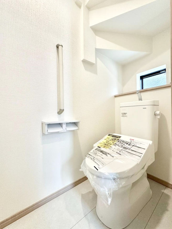 �g�C�� �g�C����1�K��2�K���ꂼ��ɔz�u����Ă��ĂƂĂ��֗��ł��B 