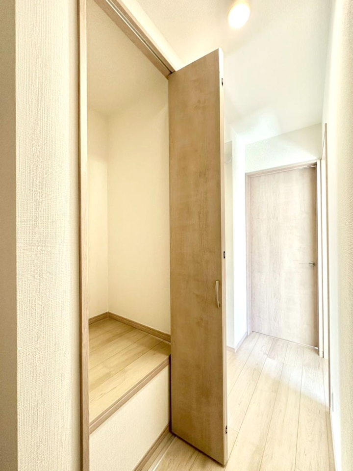 ���̑����� �L�����[�B�|�������G�߂̏��������[���邱�Ƃ��ł��܂��B