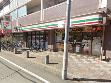 ���ӊ� �R���r�j 200m �Z�u���C���u�������R�H�Éw�O�X