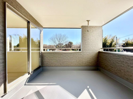 �o���R�j�[ �C���i�[�o���R�j�[�Ȃ̂ŉJ�ł����󕨂����������o���āA���ʂ�������̂Ŋ������ǂ��A�������X�y�[�X�Ƃ��ďd�󂵂܂��B  