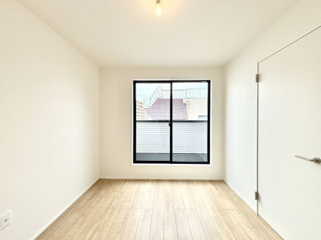 ���̑����� ���邢�o���R�j�[�T�C�h�ɗm����ݒu�B�ڊo�߂̗ǂ��Q���ɁB 