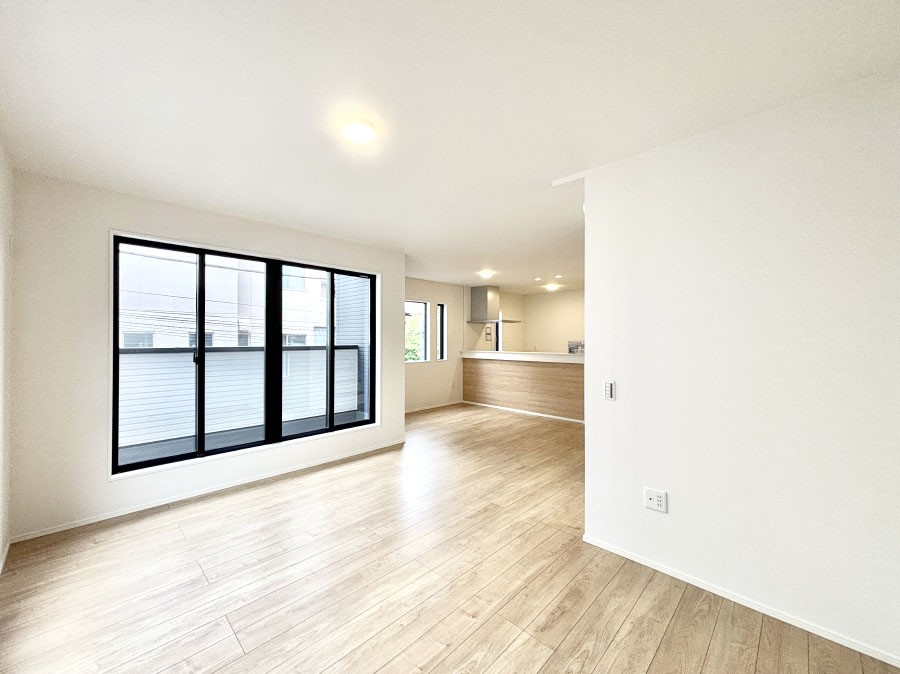 ���r���O �Z�ޕ��̌��������o�����A�C���e���A���l����̂��y���݂ȃ��r���O�ł��I 